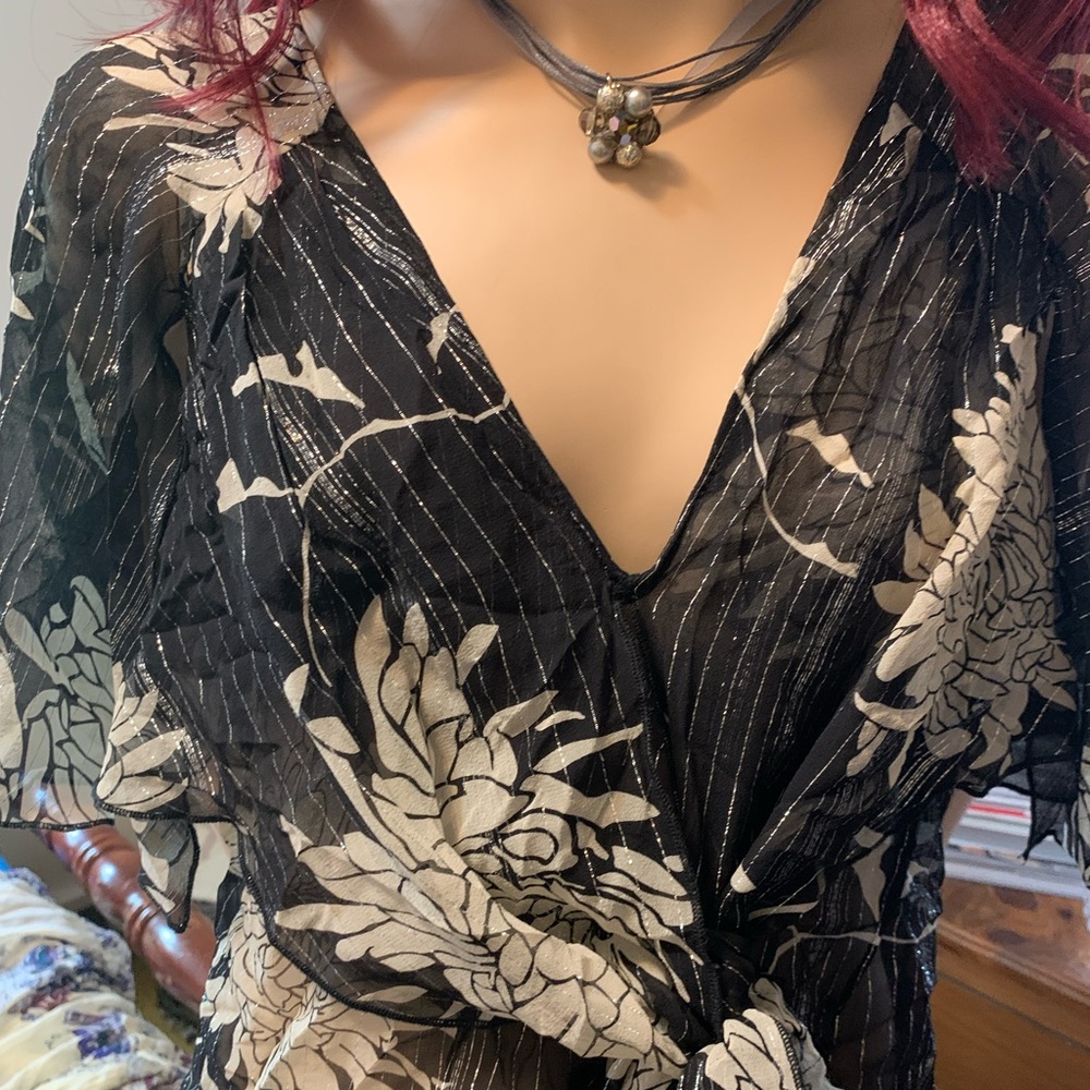 Adorable top! - Picture 7 of 9